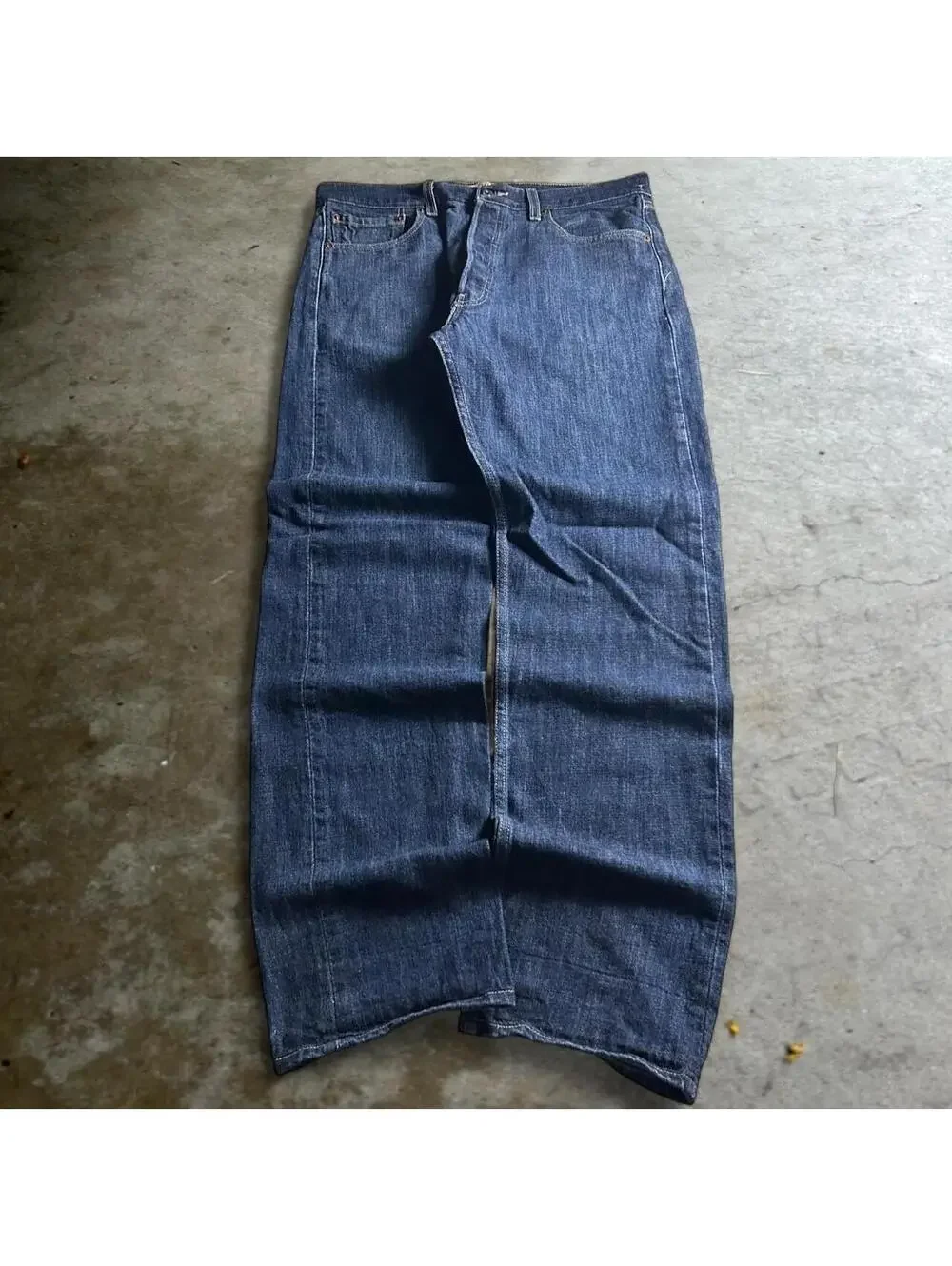 90’s Vintage Looking Grunge Alternative 501 Levi’s Button Fly Loose Jeans